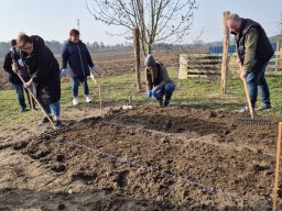Erstes Treffen auf dem Acker